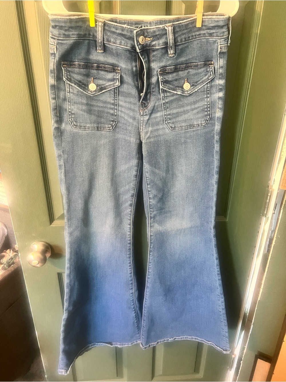 Size 10. American Eagle Outfitters Festival Flare Jeans.